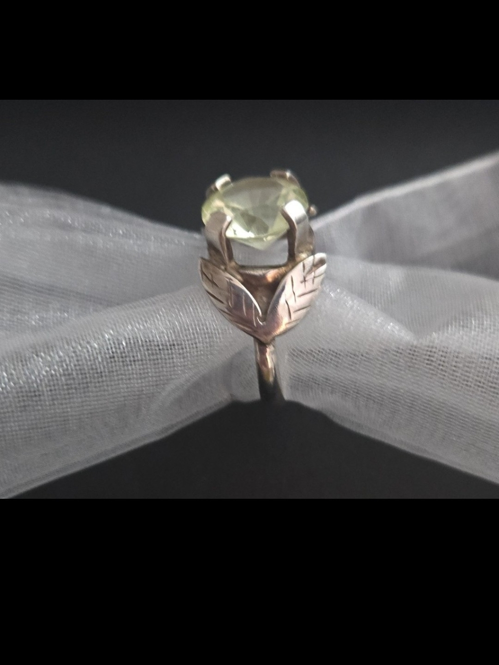 Vintage Uranium Vaseline Glass Ring - Picture 3 of 5